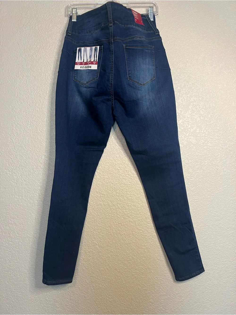 Women's Skinny Jeans in Dark Indigo Wash